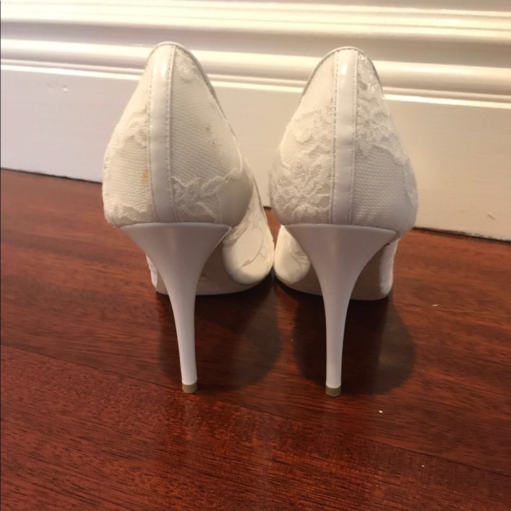 Monique Lhuillier White lace wedding shoes - Picture 3 of 6